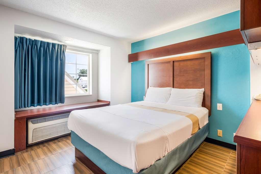 Americas Best Value Inn & Suites Брансвік Номер фото