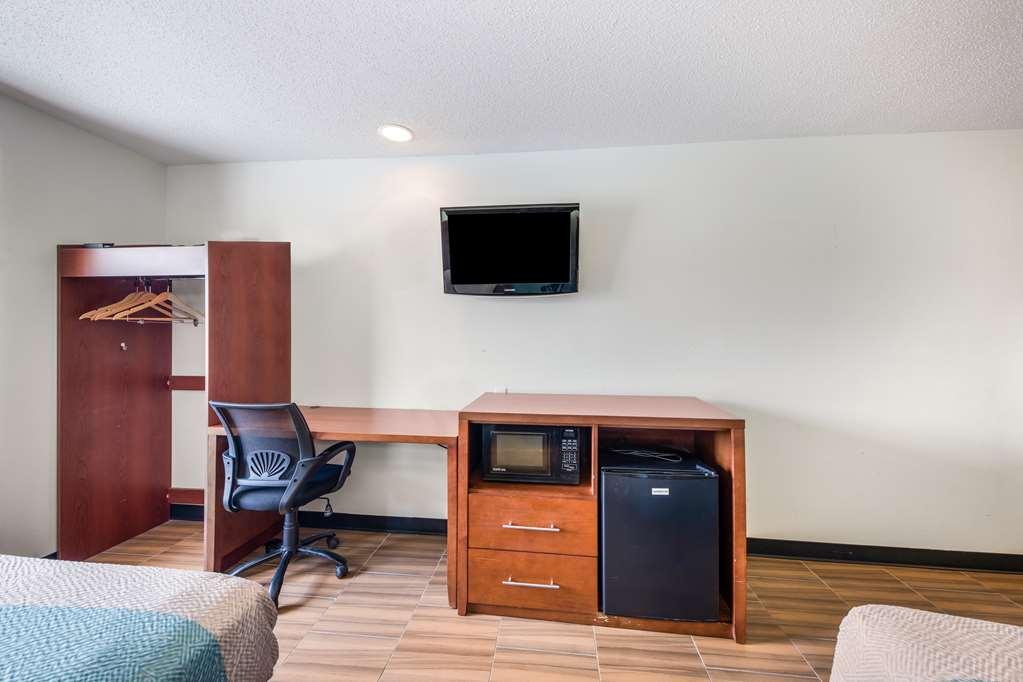 Americas Best Value Inn & Suites Брансвік Номер фото
