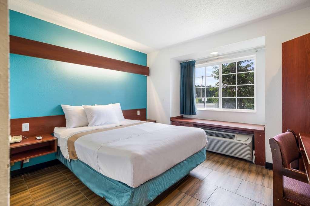 Americas Best Value Inn & Suites Брансвік Номер фото