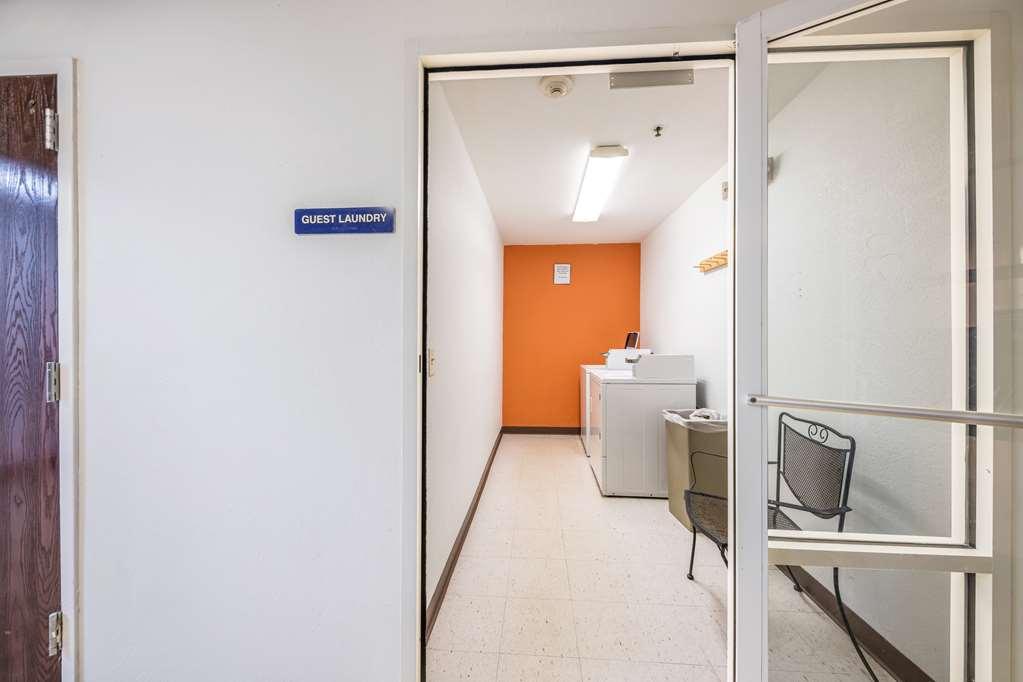 Americas Best Value Inn & Suites Брансвік Зручності фото