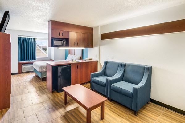 Americas Best Value Inn & Suites Брансвік Екстер'єр фото
