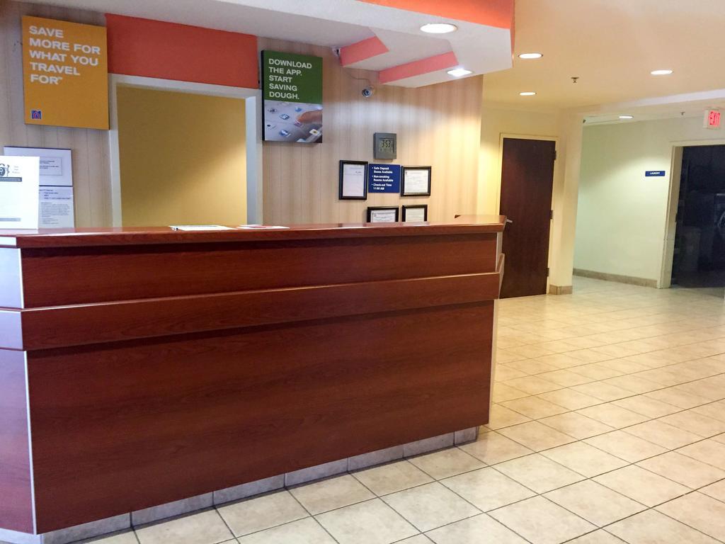 Americas Best Value Inn & Suites Брансвік Екстер'єр фото