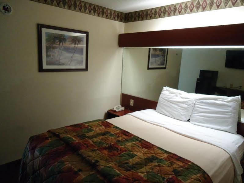 Americas Best Value Inn & Suites Брансвік Екстер'єр фото