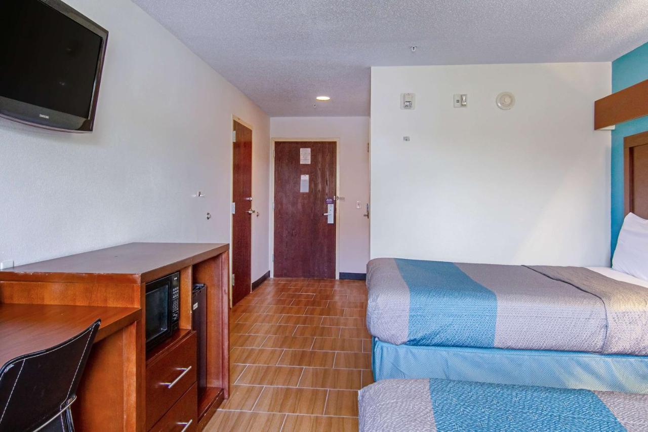 Americas Best Value Inn & Suites Брансвік Екстер'єр фото