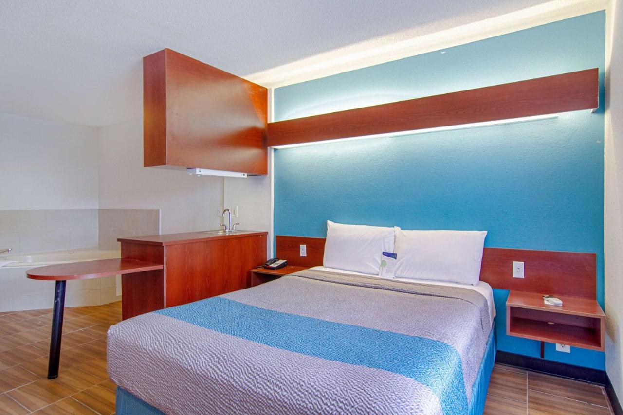 Americas Best Value Inn & Suites Брансвік Екстер'єр фото