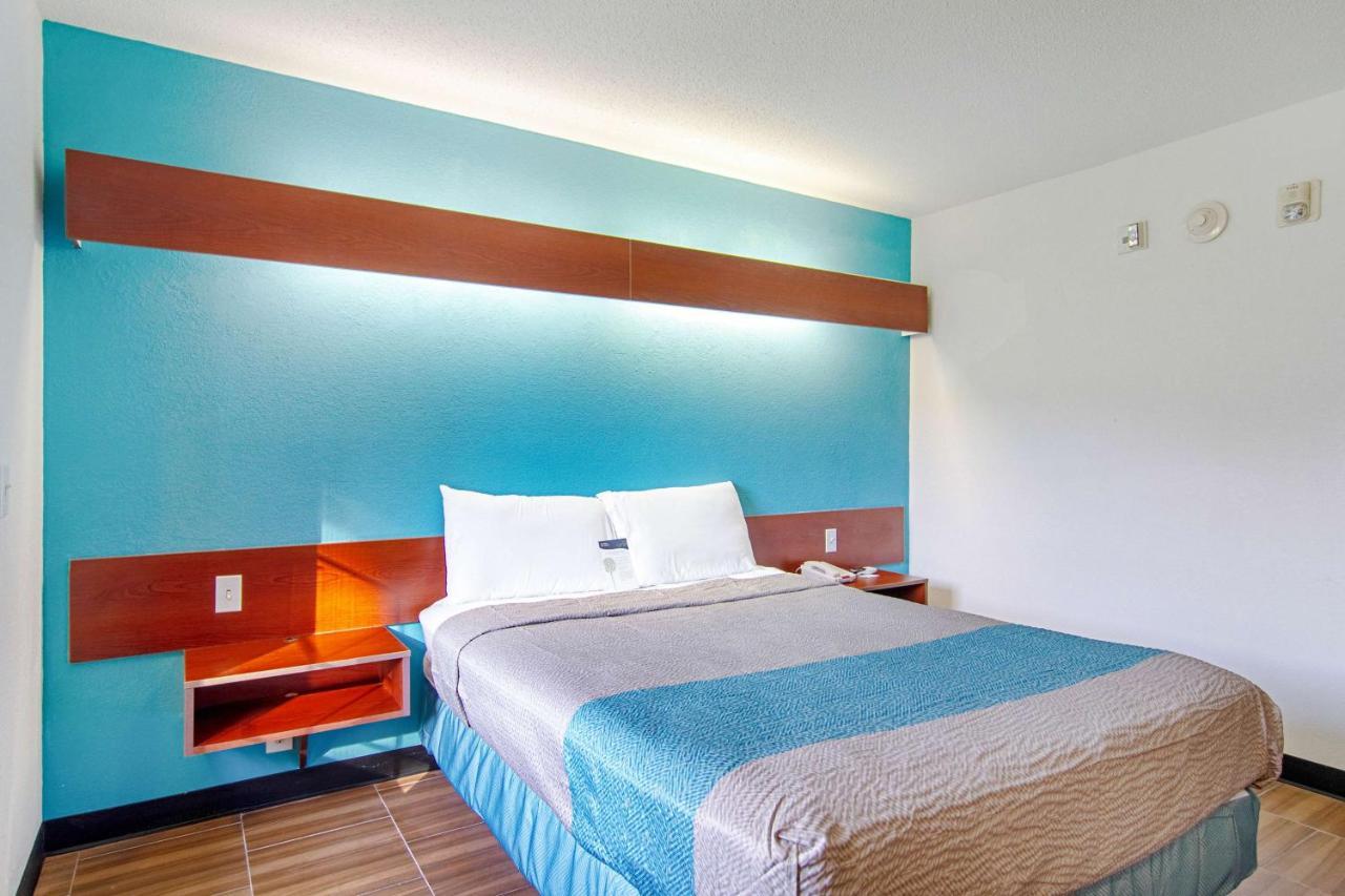 Americas Best Value Inn & Suites Брансвік Екстер'єр фото