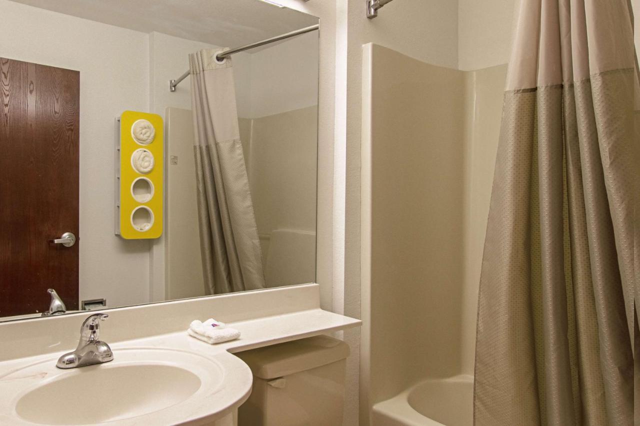 Americas Best Value Inn & Suites Брансвік Екстер'єр фото