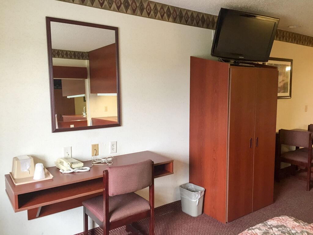 Americas Best Value Inn & Suites Брансвік Номер фото